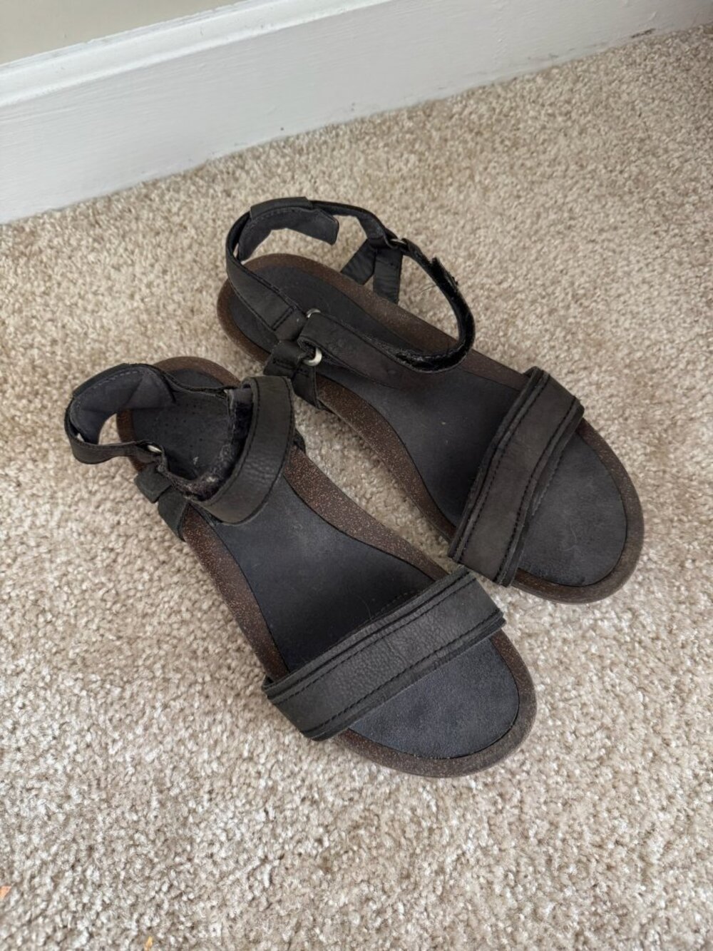 Well-Worn Teva Women's Ysidro Stitch Sandal Size 8.5